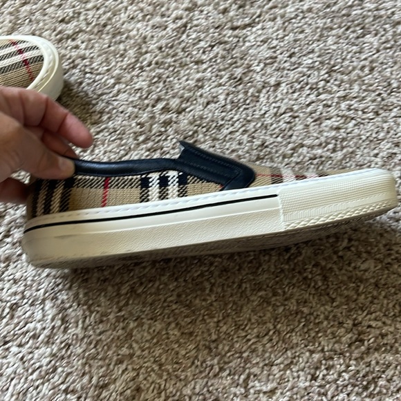 Burberry slip on Authentic don’t ask me to reach out u want make an offer ! - Picture 6 of 8